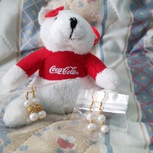 Fresh water pearls earrings.